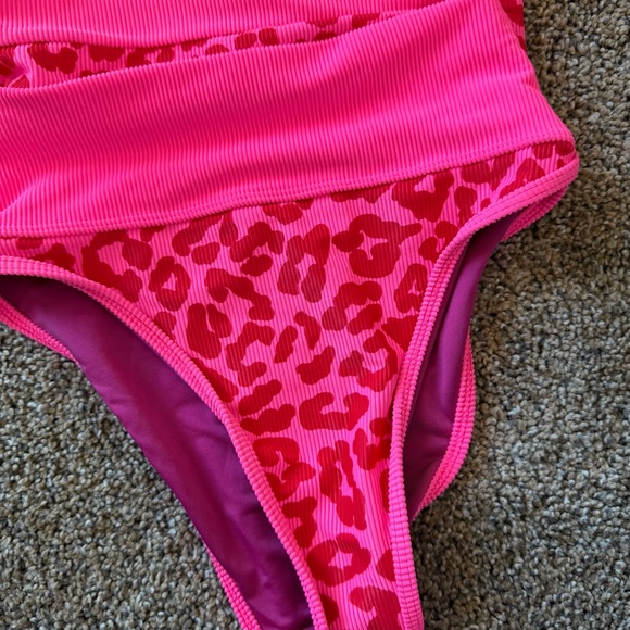 BEACH RIOT Hot Pink Leopard Print Bikini - Picture 2 of 7